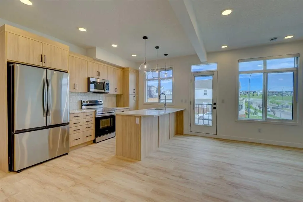 14832 1 Street NW — photo 3