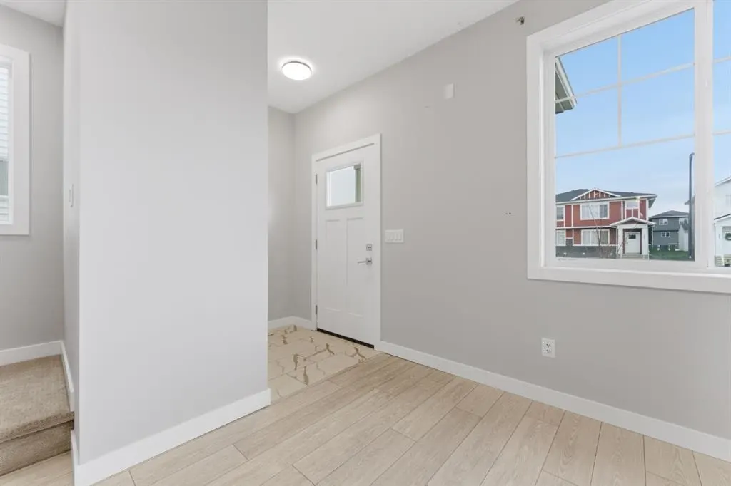 1060 West Lakeview Drive — photo 3