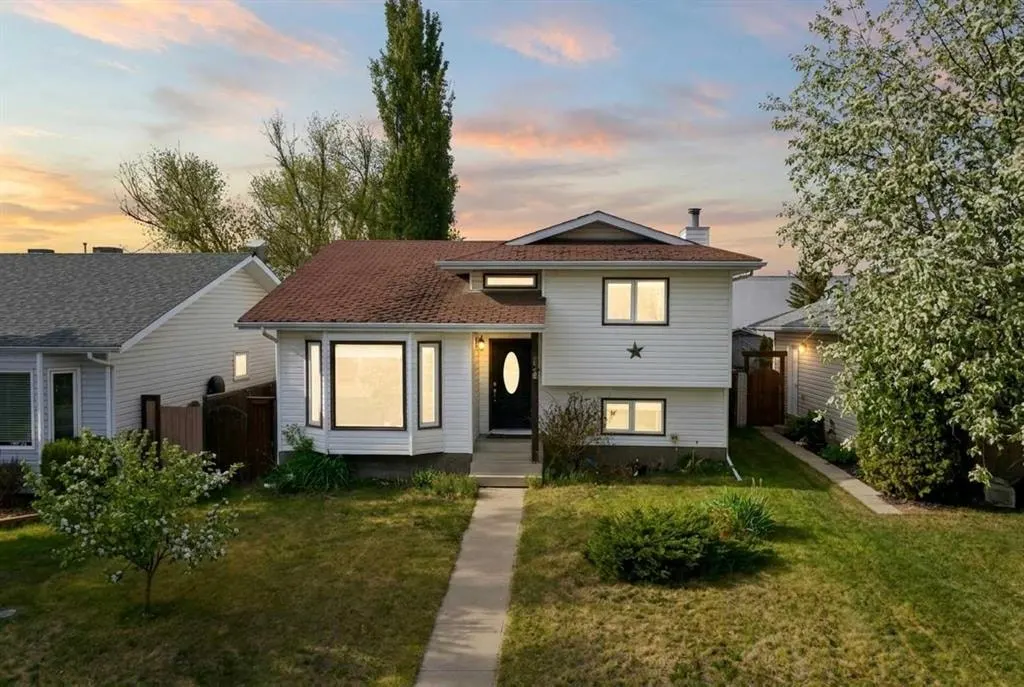 76 Dixon Crescent — photo 1