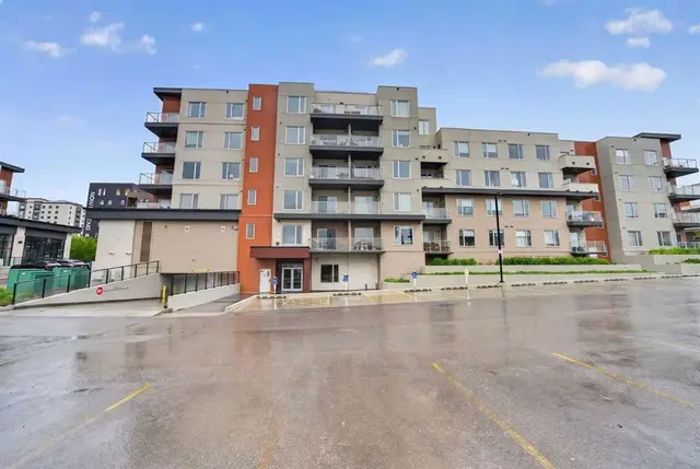 71 Shawnee Common SW #403