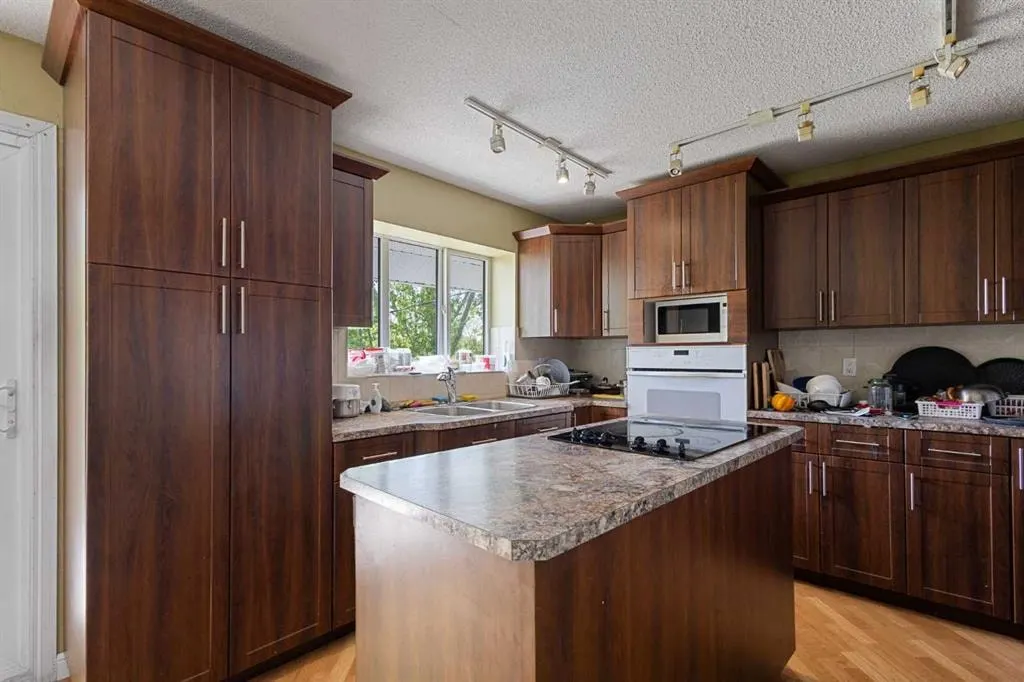 5724 Dalmead Crescent NW — photo 3