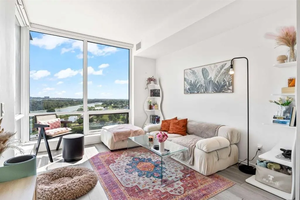 615 6 Avenue SE #808 — photo 3