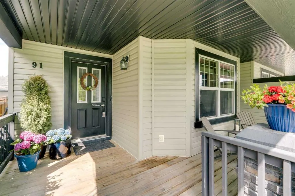 91 Panora Square NW — photo 3