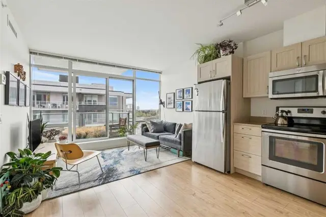 10 Brentwood Common NW #1205