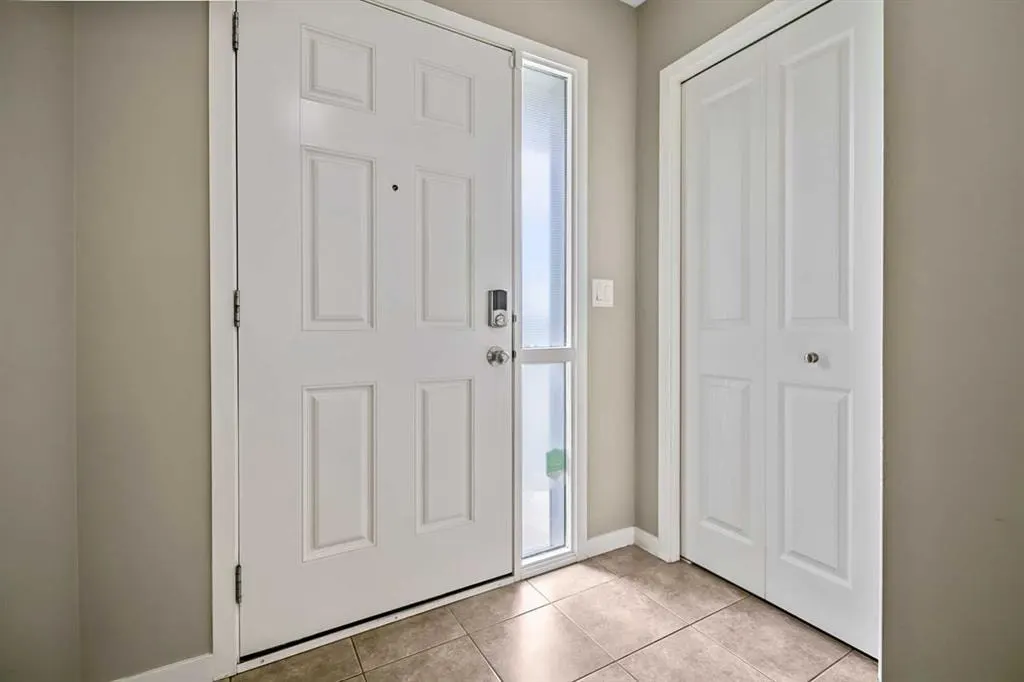 32 Cranston Gate SE — photo 3