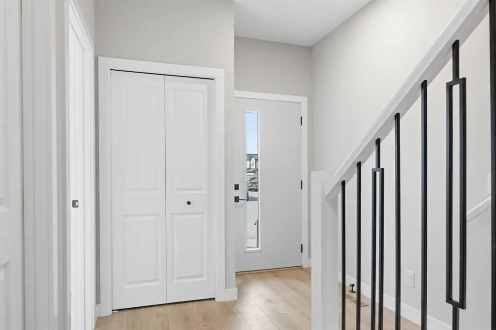 43 Belvedere Crescent SE — photo 3