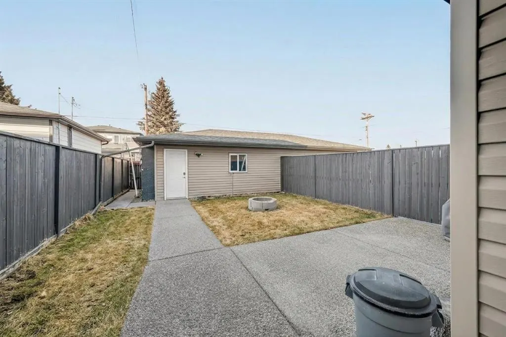 7104 36 Avenue NW — photo 3
