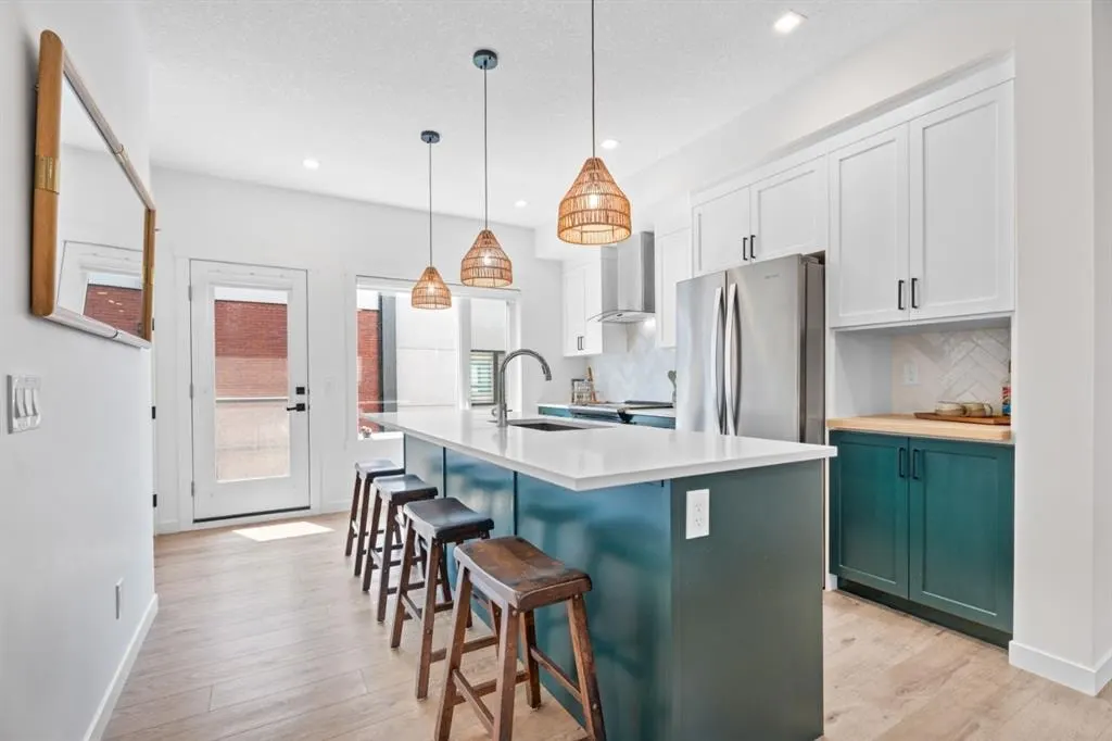 408 Greenbriar Common NW — photo 2