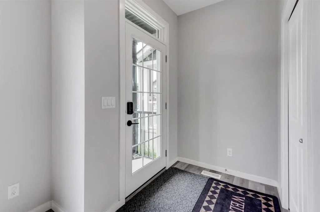 232 Walgrove Way SE — photo 2