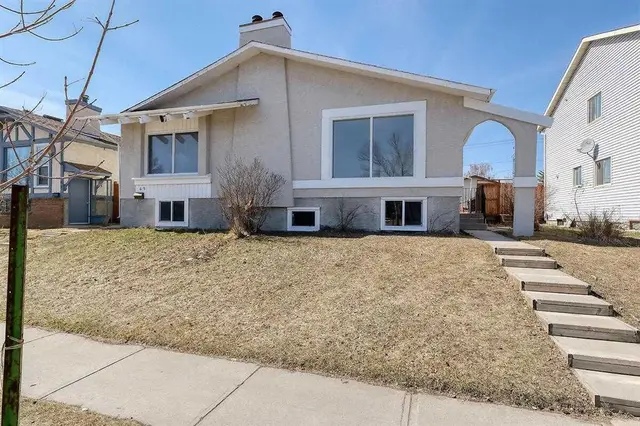 71 Falton Drive NE