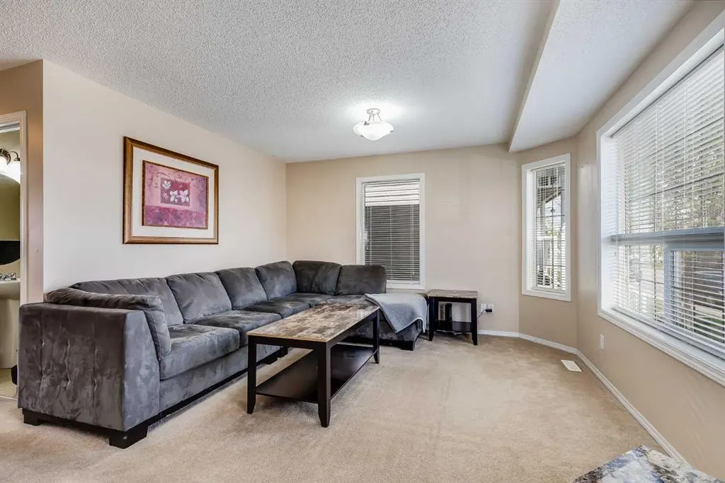 31 Taralake Gardens NE — photo 3