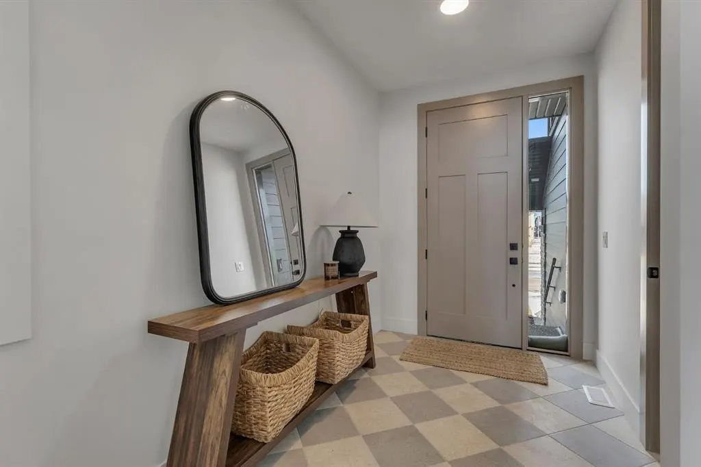 2044 Waterbury Road — photo 3