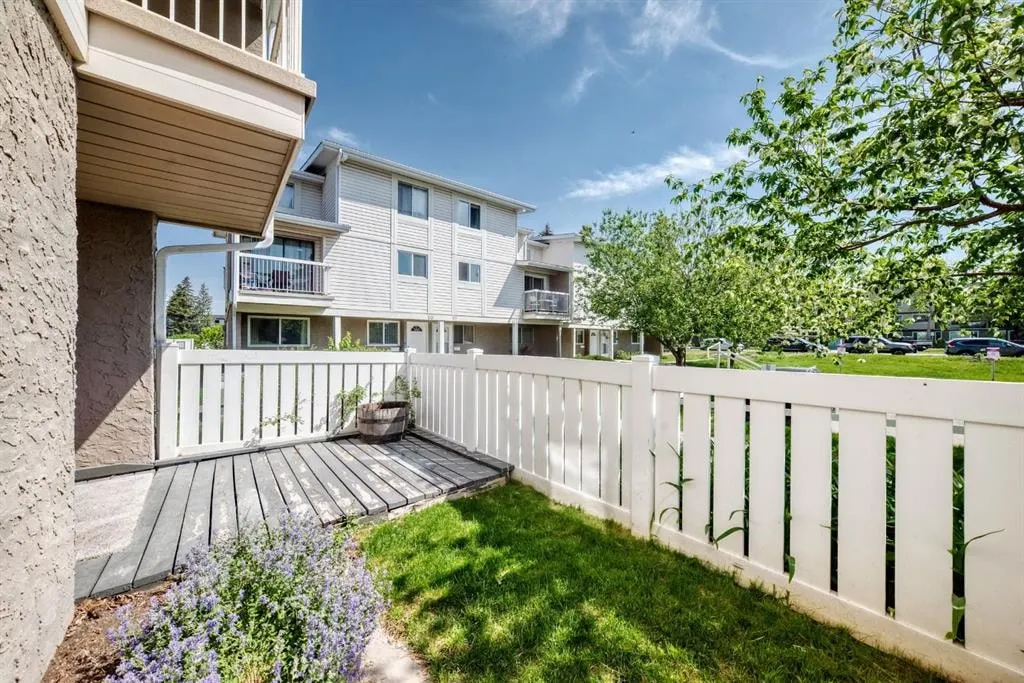 3015 51 Street SW #46 — photo 3