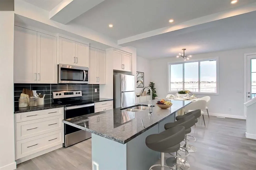 381 Waterford Boulevard — photo 2