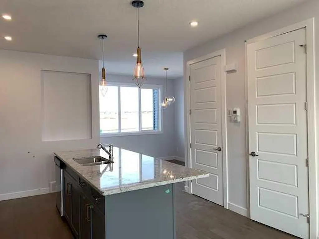 139 Ambleridge Street NW — photo 3