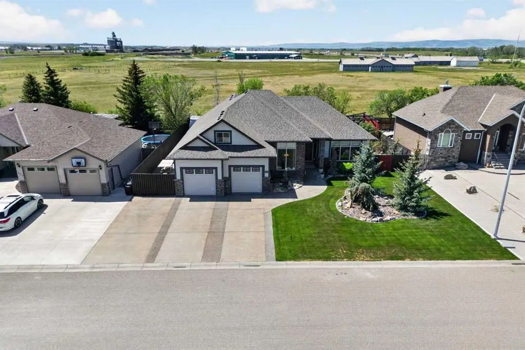 135 Garrison Drive — photo 2