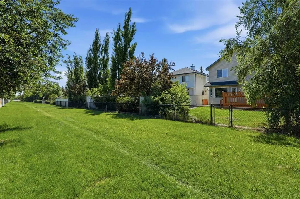 141 Shannon Square SW — photo 2