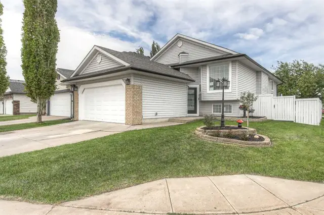 81 Coventry Circle NE