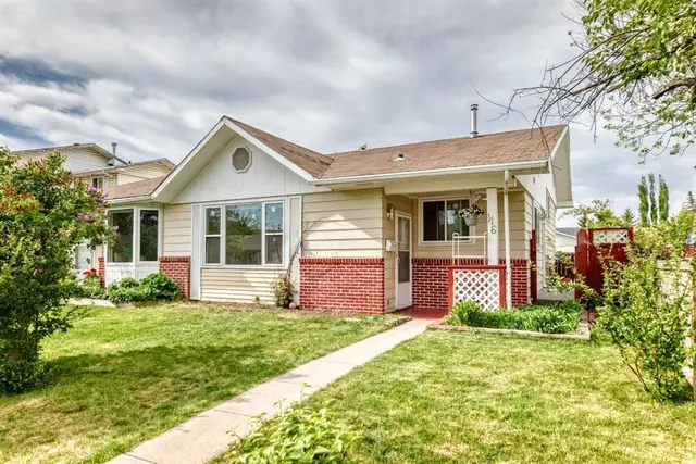 116 Pineson Place NE