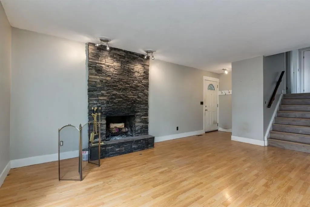 3 Berwick Close NW — photo 3