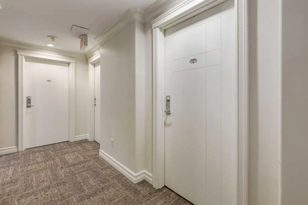 836 15 Avenue SW #2104 — photo 2