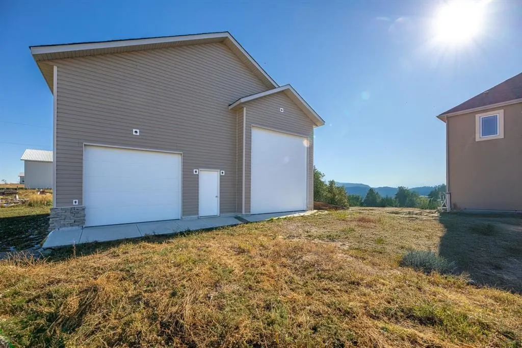 434072 Clear Mountain Drive E — photo 2