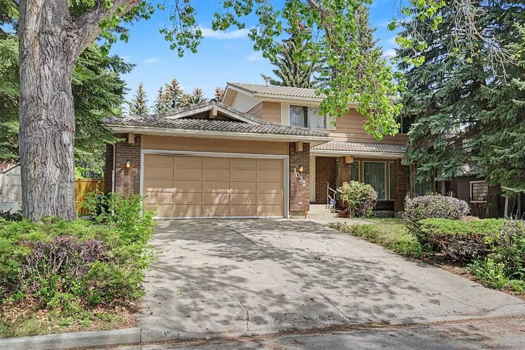 1032 Varsity Estates Drive NW — photo 1