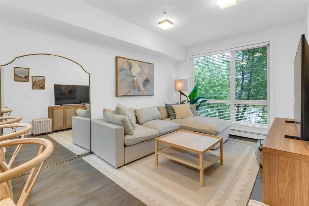 305 18 Avenue SW #228 — photo 1