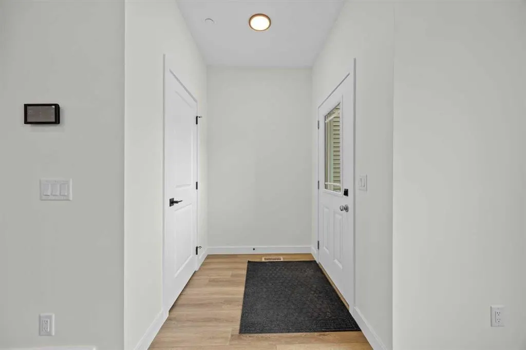 41 Hotchkiss Gardens SE — photo 2
