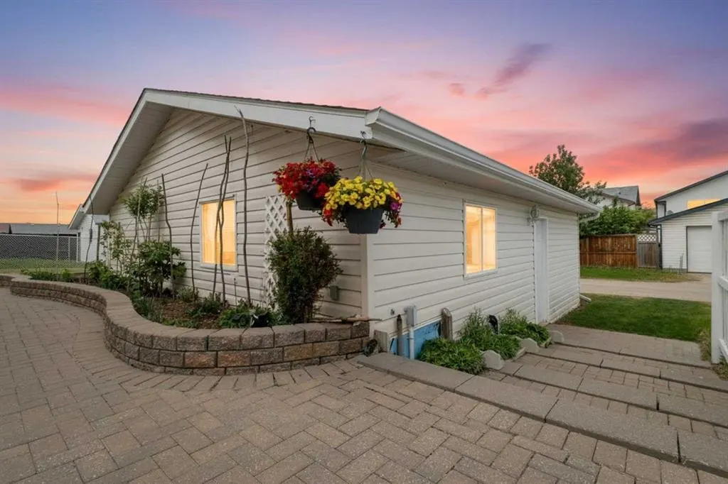 131 Deschner Close — photo 3