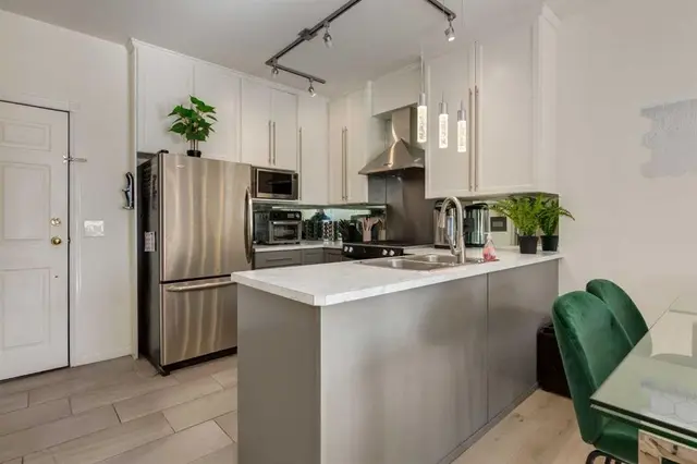 1920 14 Avenue NE #132