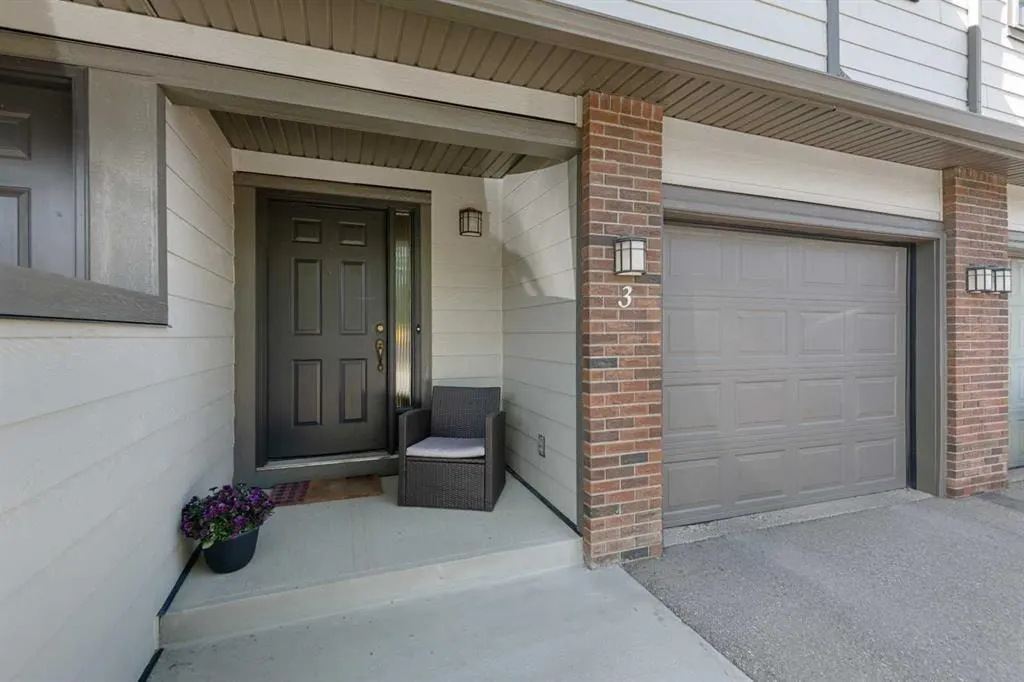 185 Woodridge Drive SW #3 — photo 2