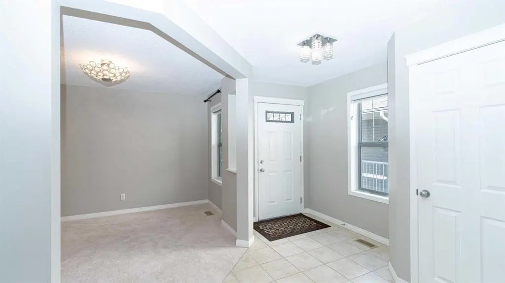 247 Taralake Way NE — photo 3