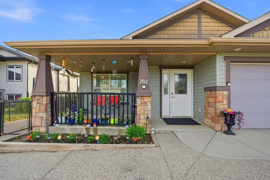 203 Hillcrest Boulevard — photo 2