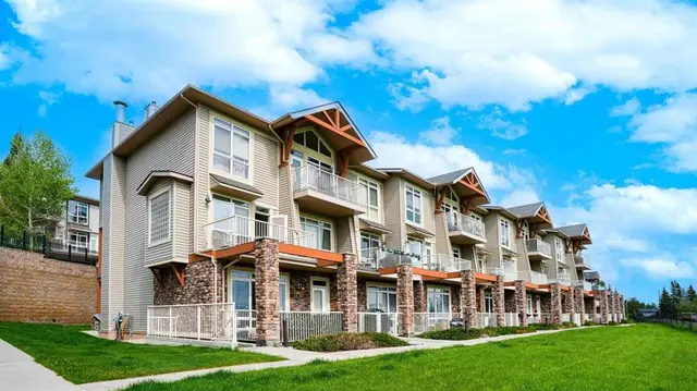 169 Rockyledge View NW #1