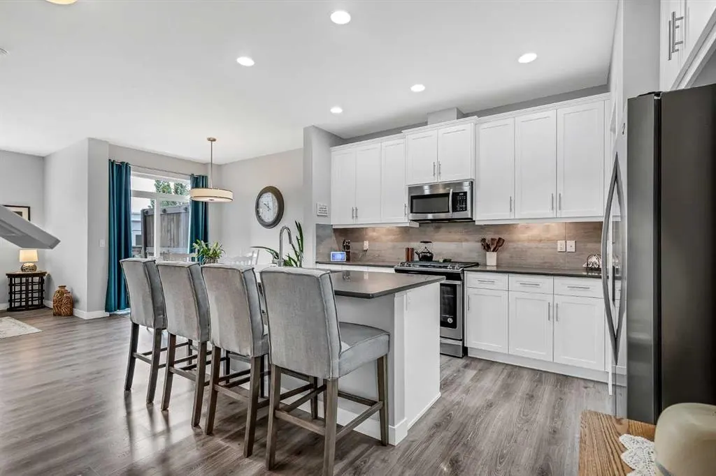 565 Midtown Street SW — photo 3