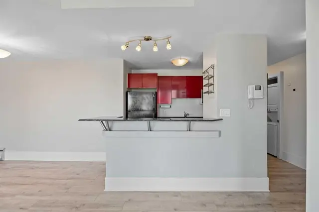 706 15 Avenue SW #403