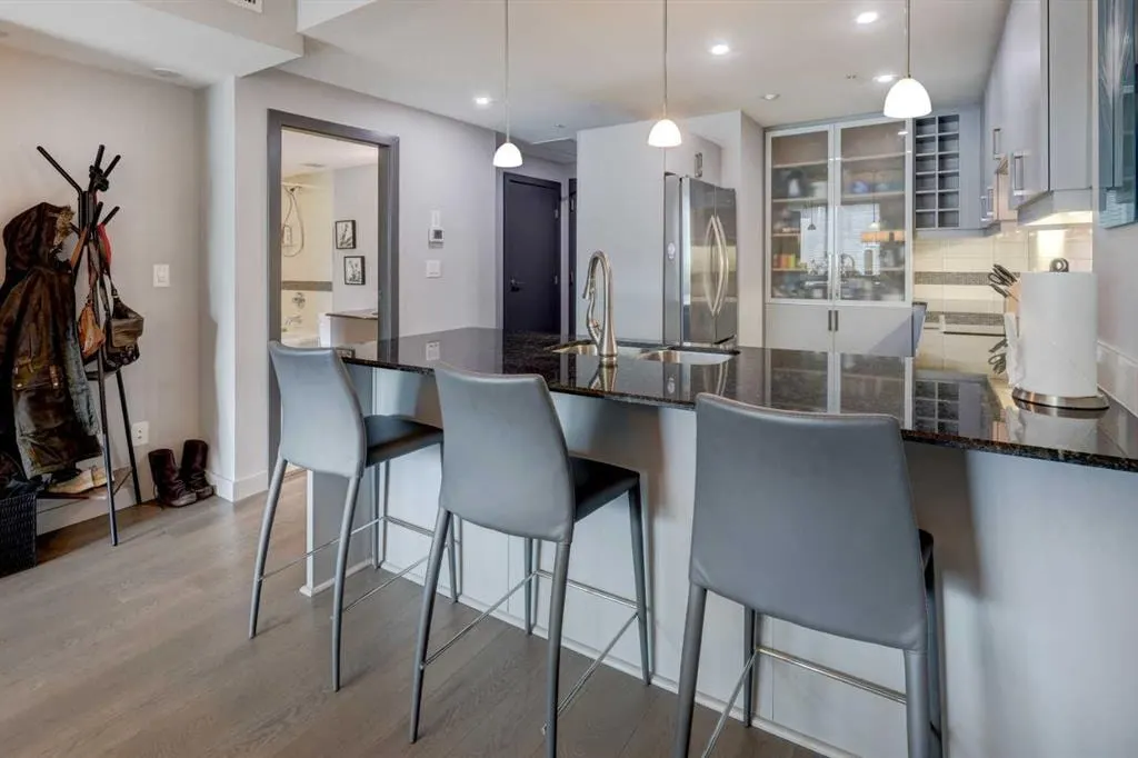 888 4 Avenue SW #1406 — photo 3