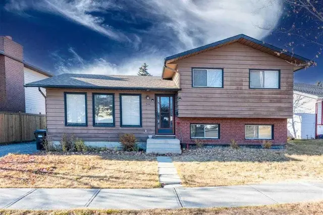 304 Whitefield Drive NE