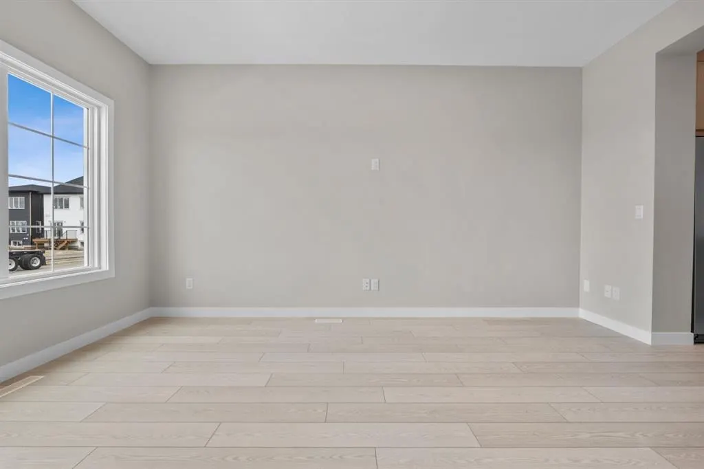 9989 Huxbury Drive NE — photo 2