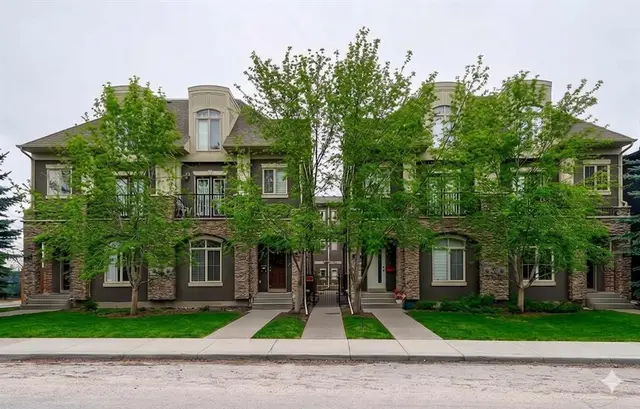 1916 36 Street SW #3