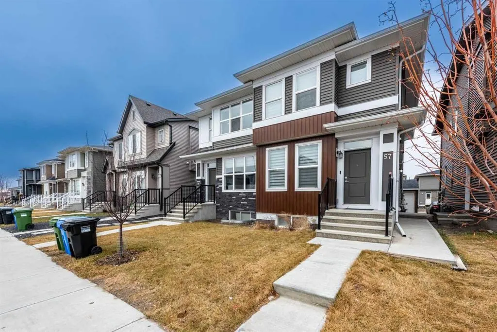 57 Corner Glen Row NE — photo 2