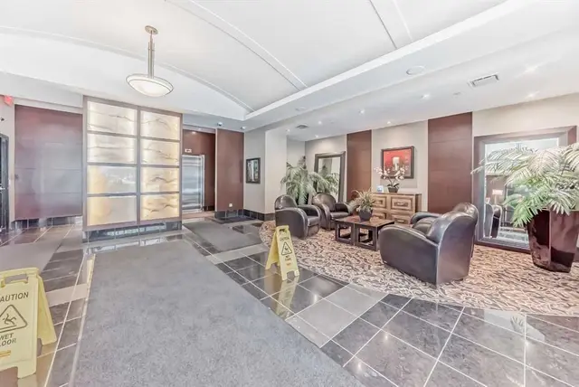 920 5 Avenue SW #2008