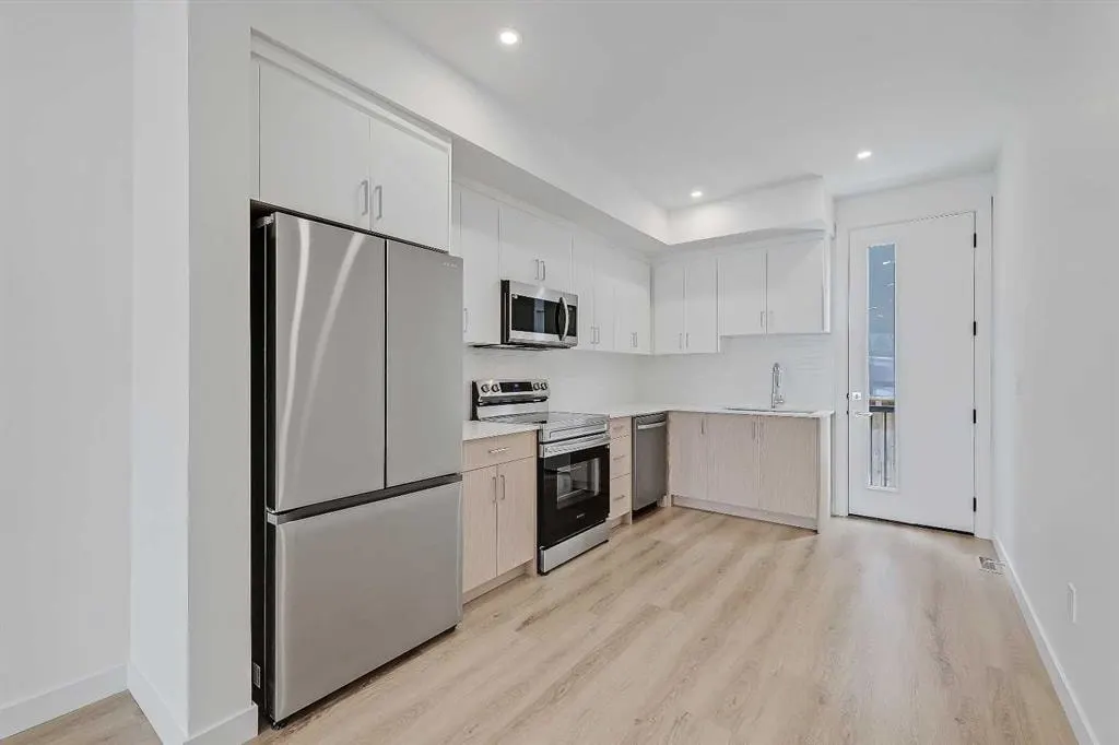 3550 45 Street SW #103 — photo 3