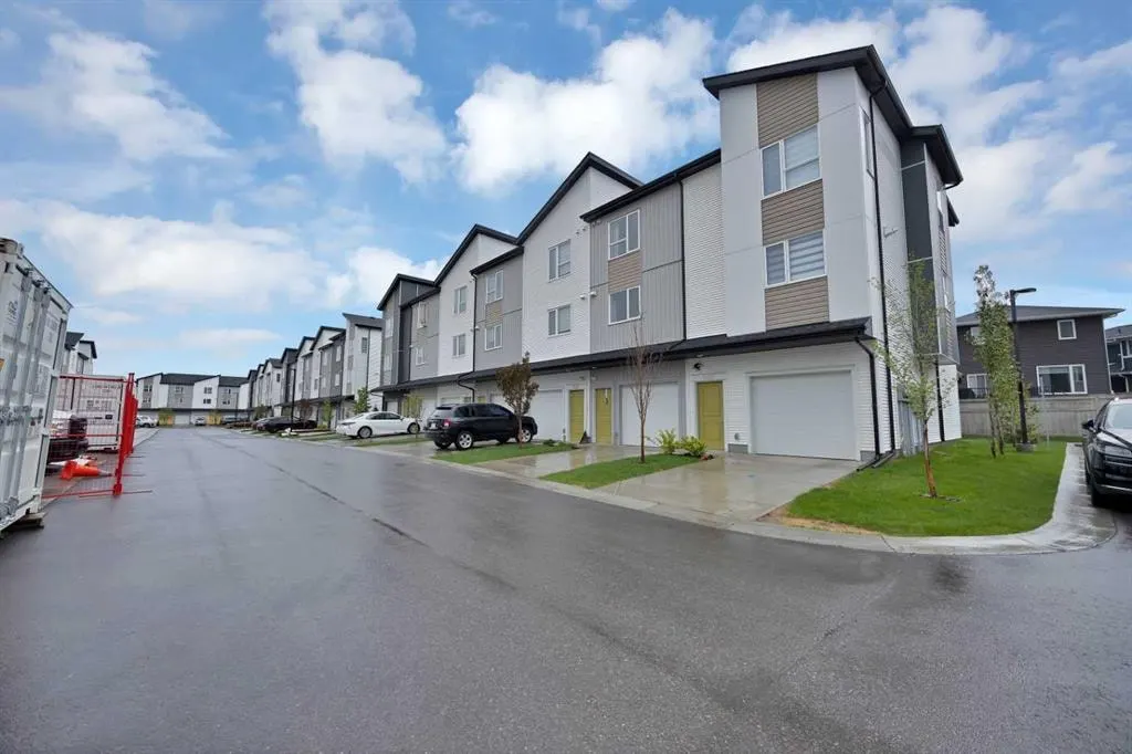 301 Redstone Boulevard NE #411 — photo 2