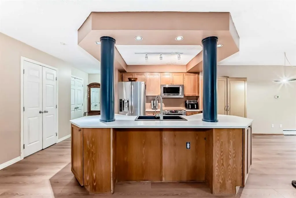 659 4 Avenue NE #208 — photo 3