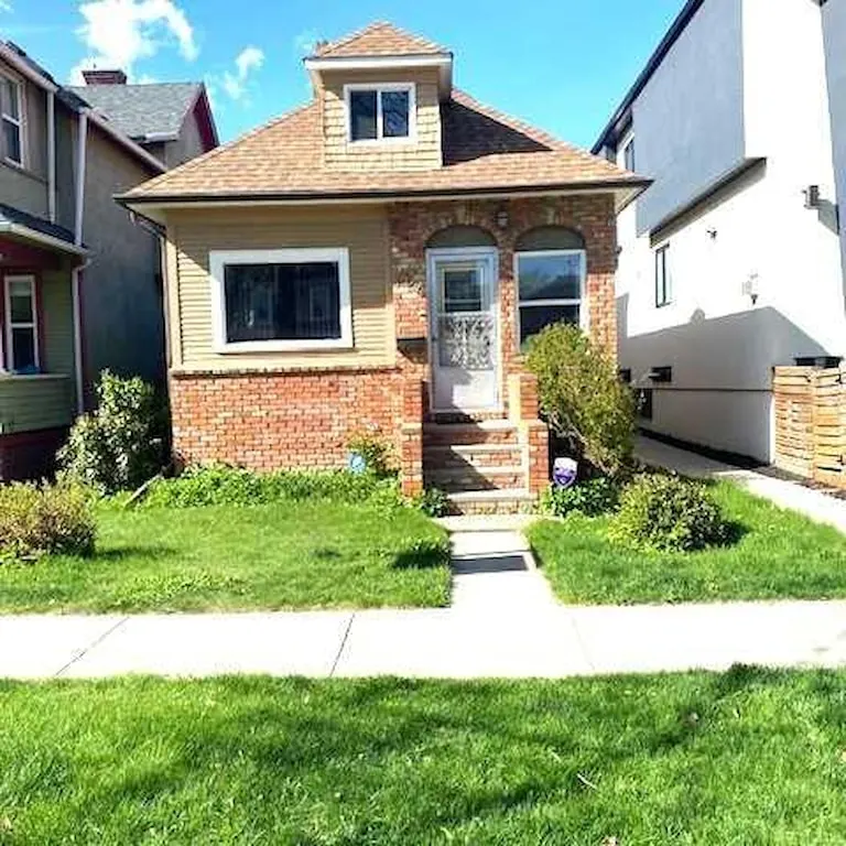 334 3 Avenue NE — photo 3