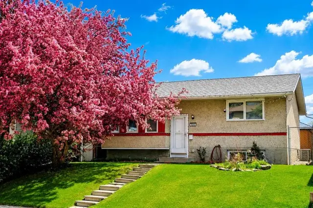 3232 Doverville Crescent SE