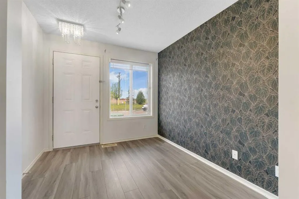 312 Saddlebrook Point NE — photo 3