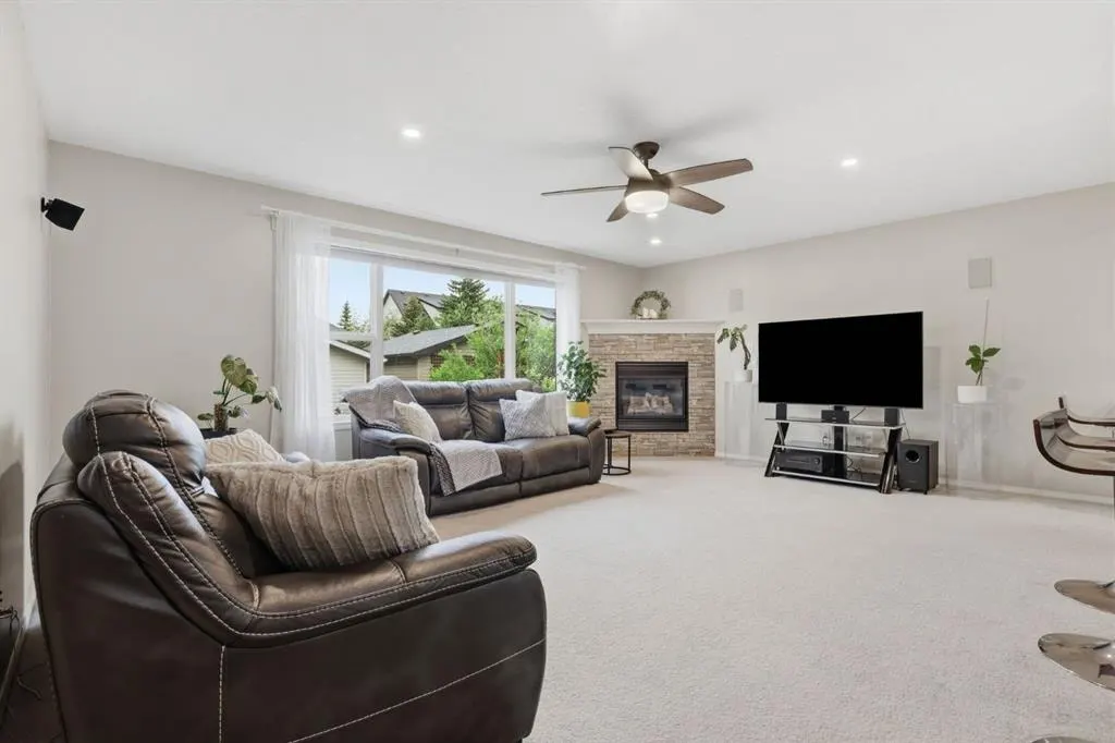 450 Elgin Way SE — photo 2